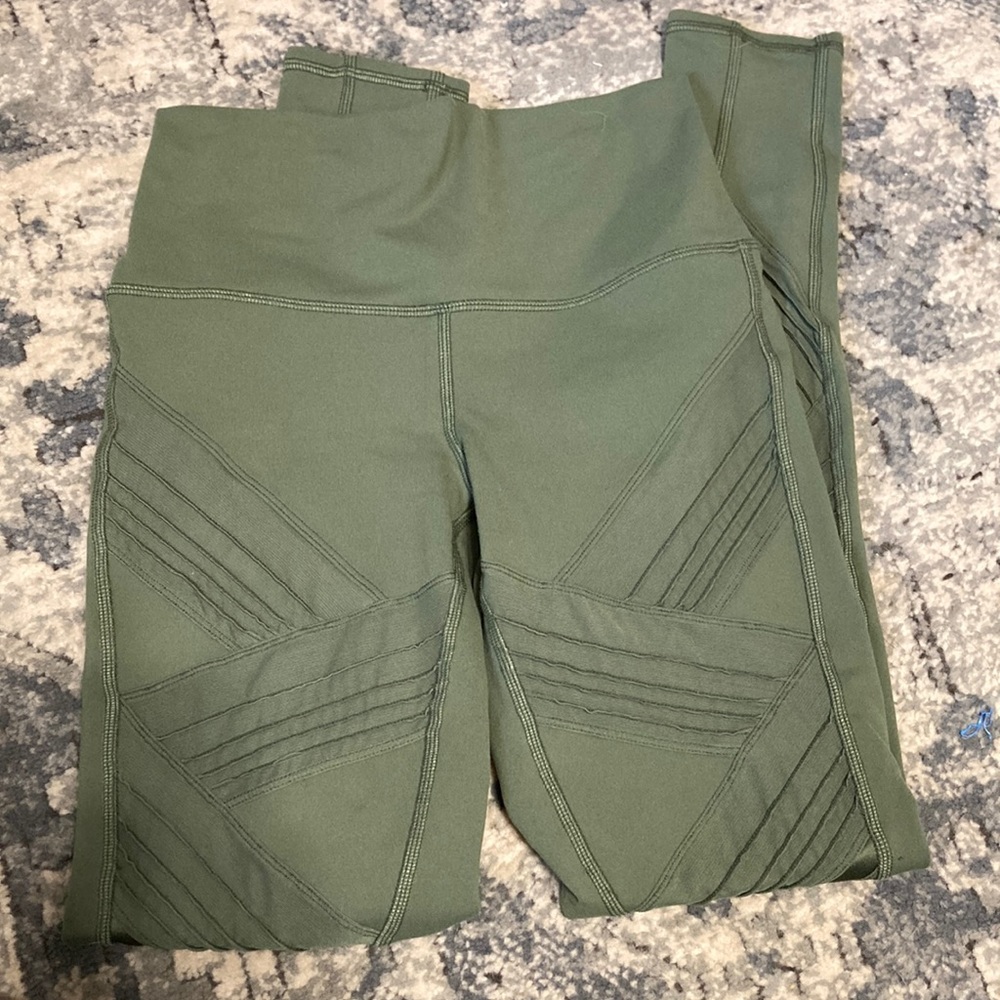 Alo Moto leggings